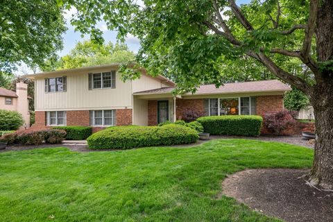 Photo of 98 Walcreek Drive W, Gahanna, OH 43230 (MLS # 226017629)