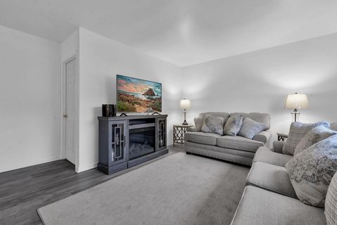 Tiny photo for 3069 Southfield Drive, Columbus, OH 43207 (MLS # 226014764)