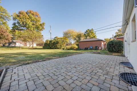 Tiny photo for 3296 Leighton Road, Columbus, OH 43221 (MLS # 225039556)