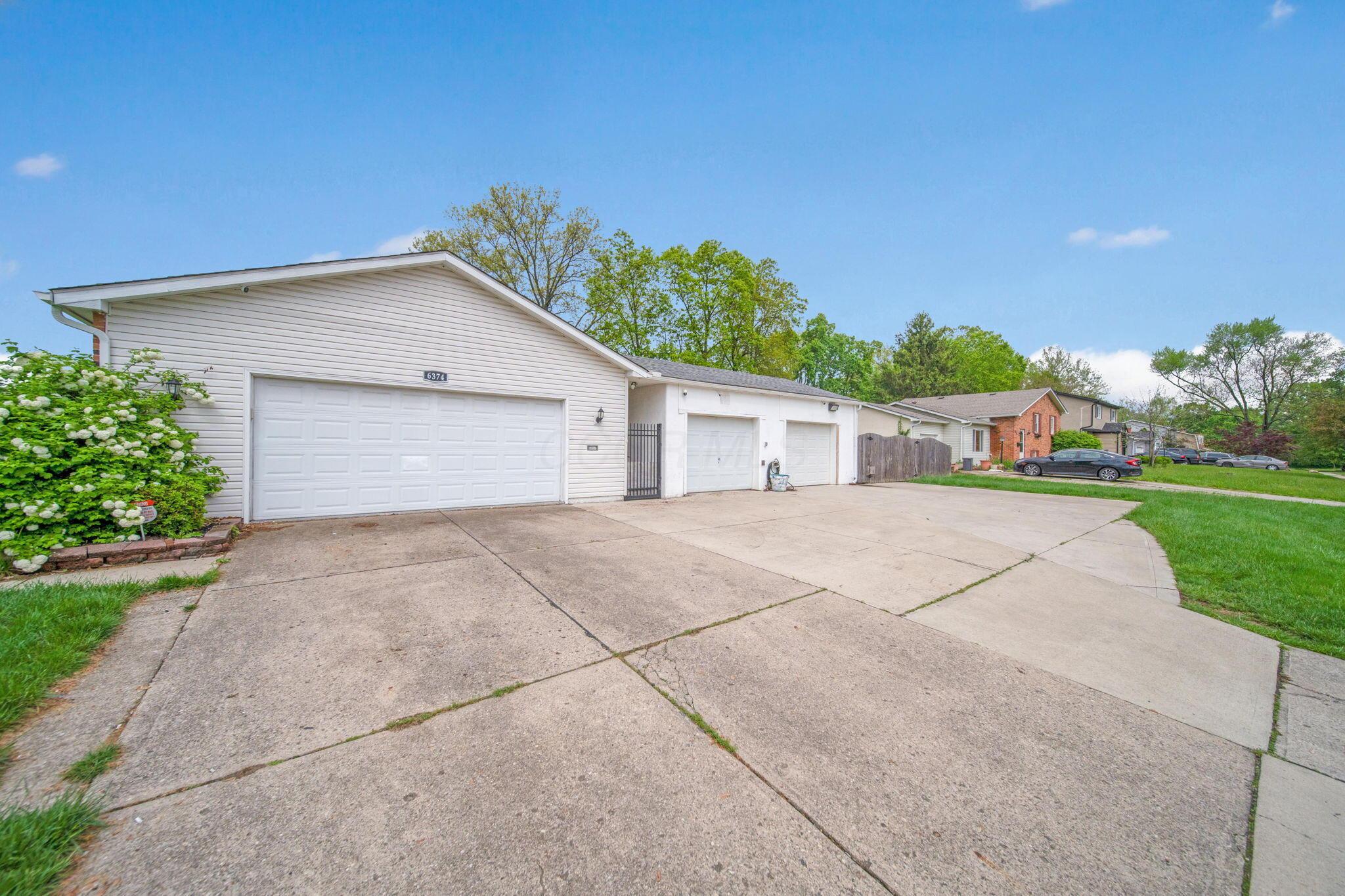 6374 Balsam Drive, Reynoldsburg, Ohio image 4