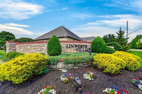 Tiny photo for 895 Linworth Village Drive, Columbus, OH 43235 (MLS # 226025764)
