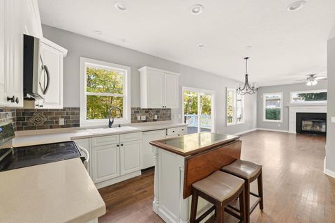 Tiny photo for 2715 Tucker Trail, Lewis Center, OH 43035 (MLS # 226006544)