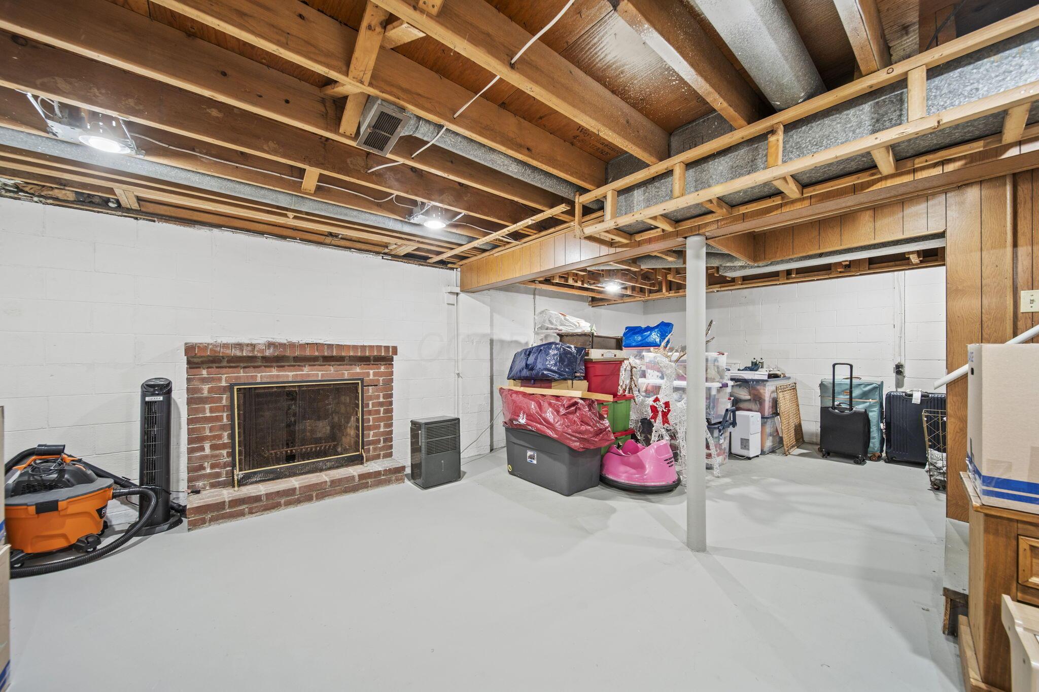 639 E Walnut Street, Westerville, Ohio image 46