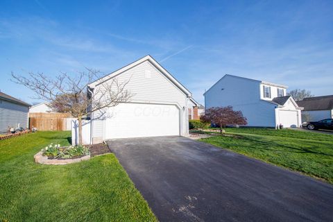 Photo of 1034 Crossbrook Boulevard, Galloway, OH 43119 (MLS # 226011192)