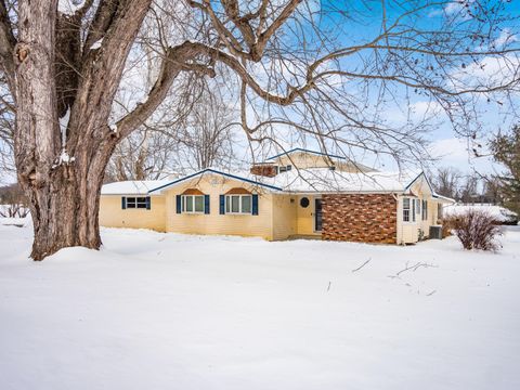 Photo of 3010 S River Road, Zanesville, OH 43701 (MLS # 226002673)