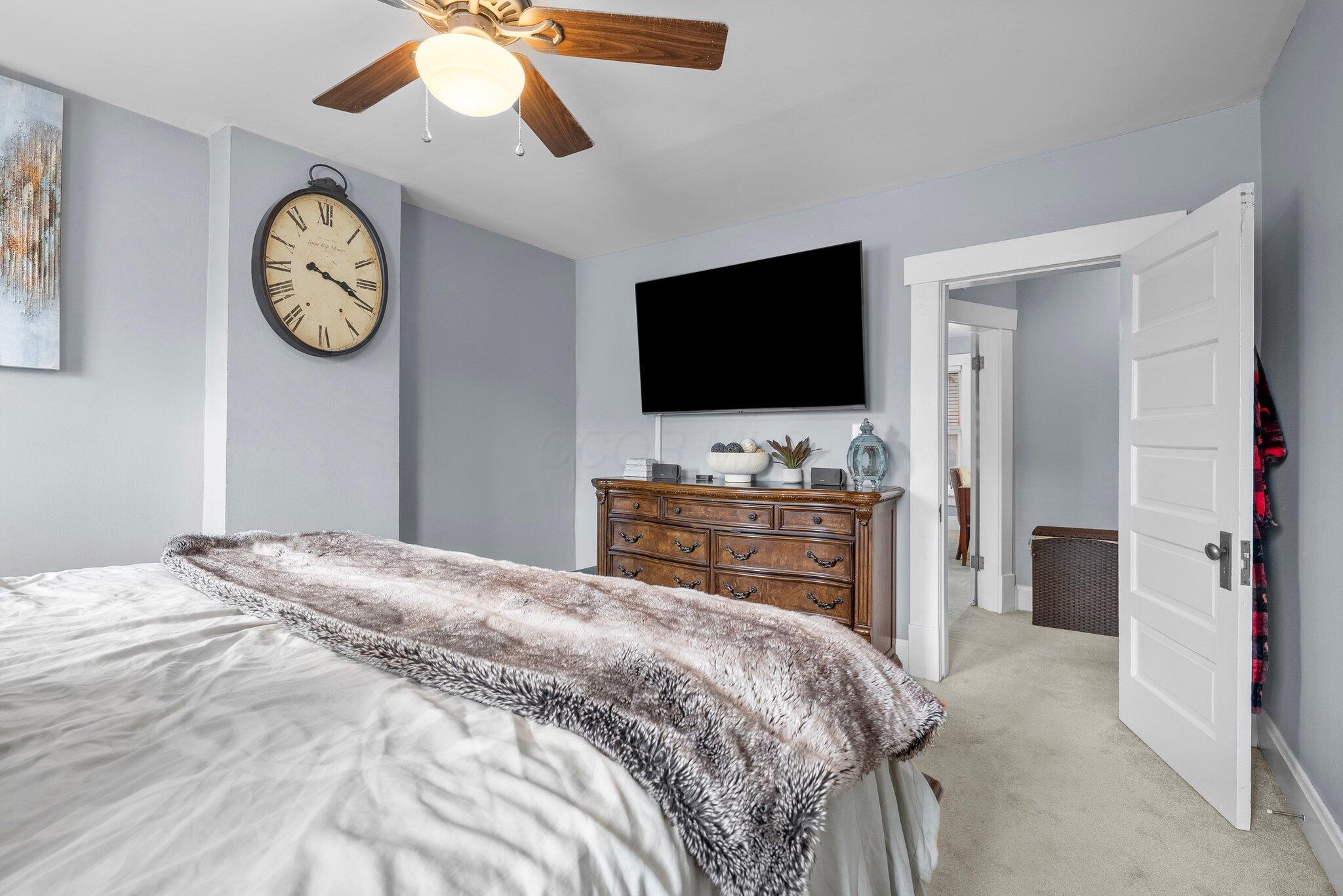 915 Dennison Avenue, Columbus, Ohio image 21