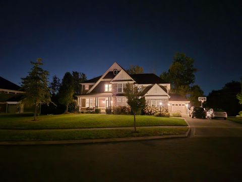 Photo of 819 Kelburn Lane, Pickerington, OH 43147 (MLS # 226017181)