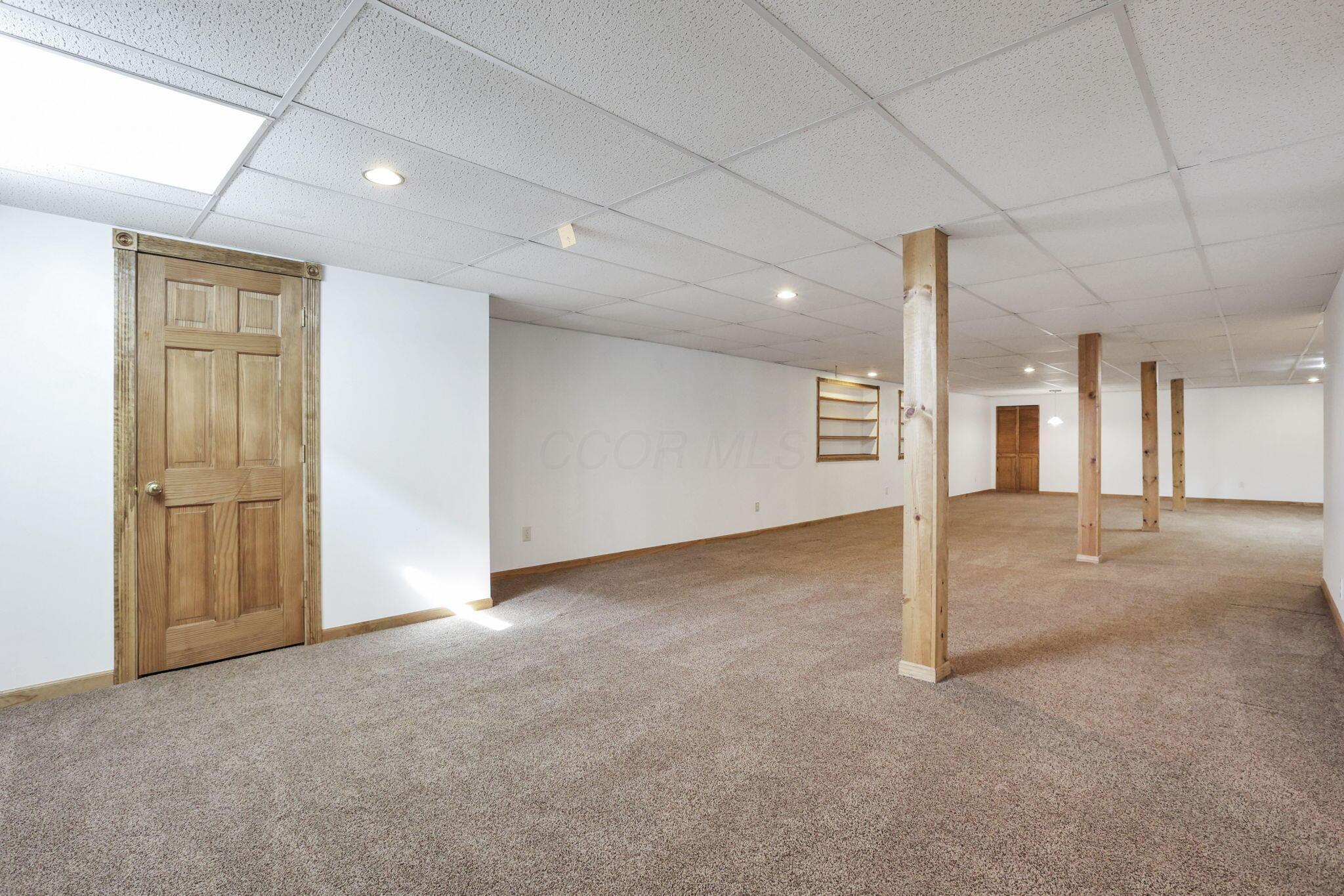 2453 Alisons Street, Lewis Center, Ohio image 40