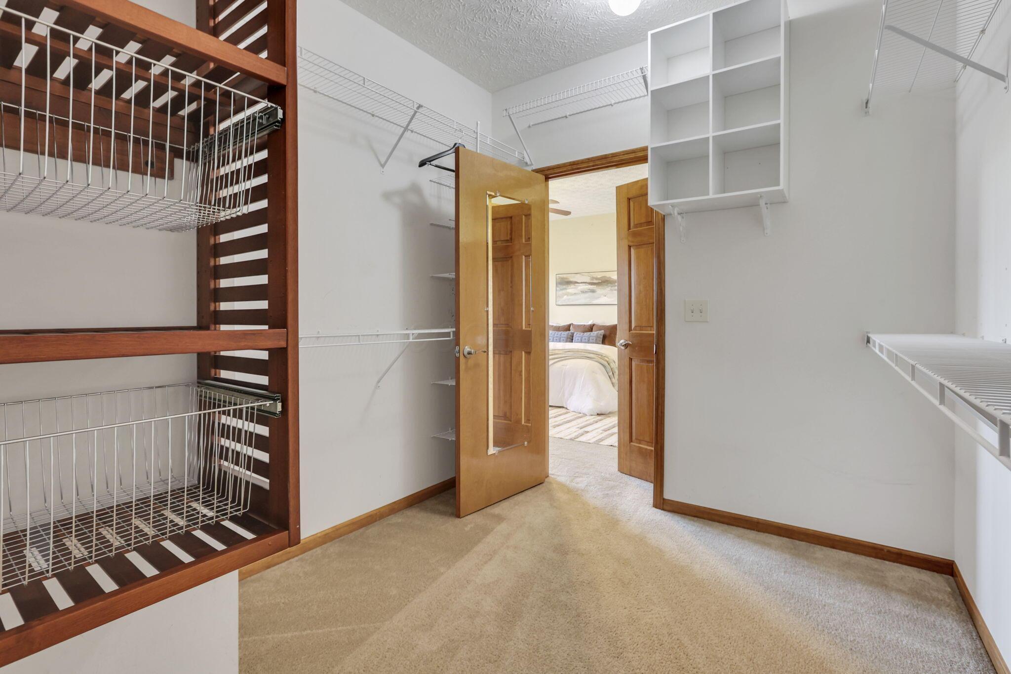 2453 Alisons Street, Lewis Center, Ohio image 34