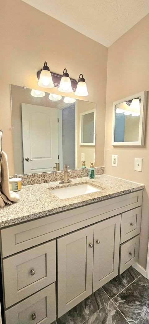 Tiny photo for 860 Pebblelane Drive 247 #247, Columbus, OH 43085 (MLS # 226002390)