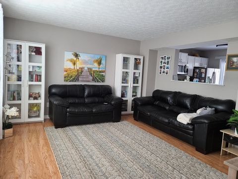 Tiny photo for 860 Pebblelane Drive 247 #247, Columbus, OH 43085 (MLS # 226002390)