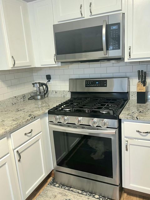 Tiny photo for 860 Pebblelane Drive 247 #247, Columbus, OH 43085 (MLS # 226002390)