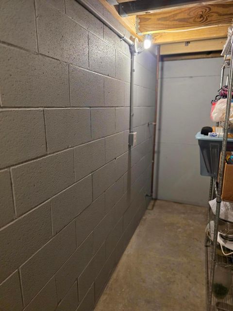 Tiny photo for 242 Trail Court, Newark, OH 43055 (MLS # 226022165)