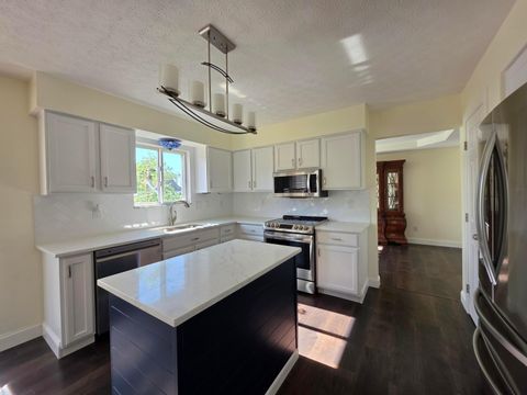 Tiny photo for 242 Trail Court, Newark, OH 43055 (MLS # 226022165)