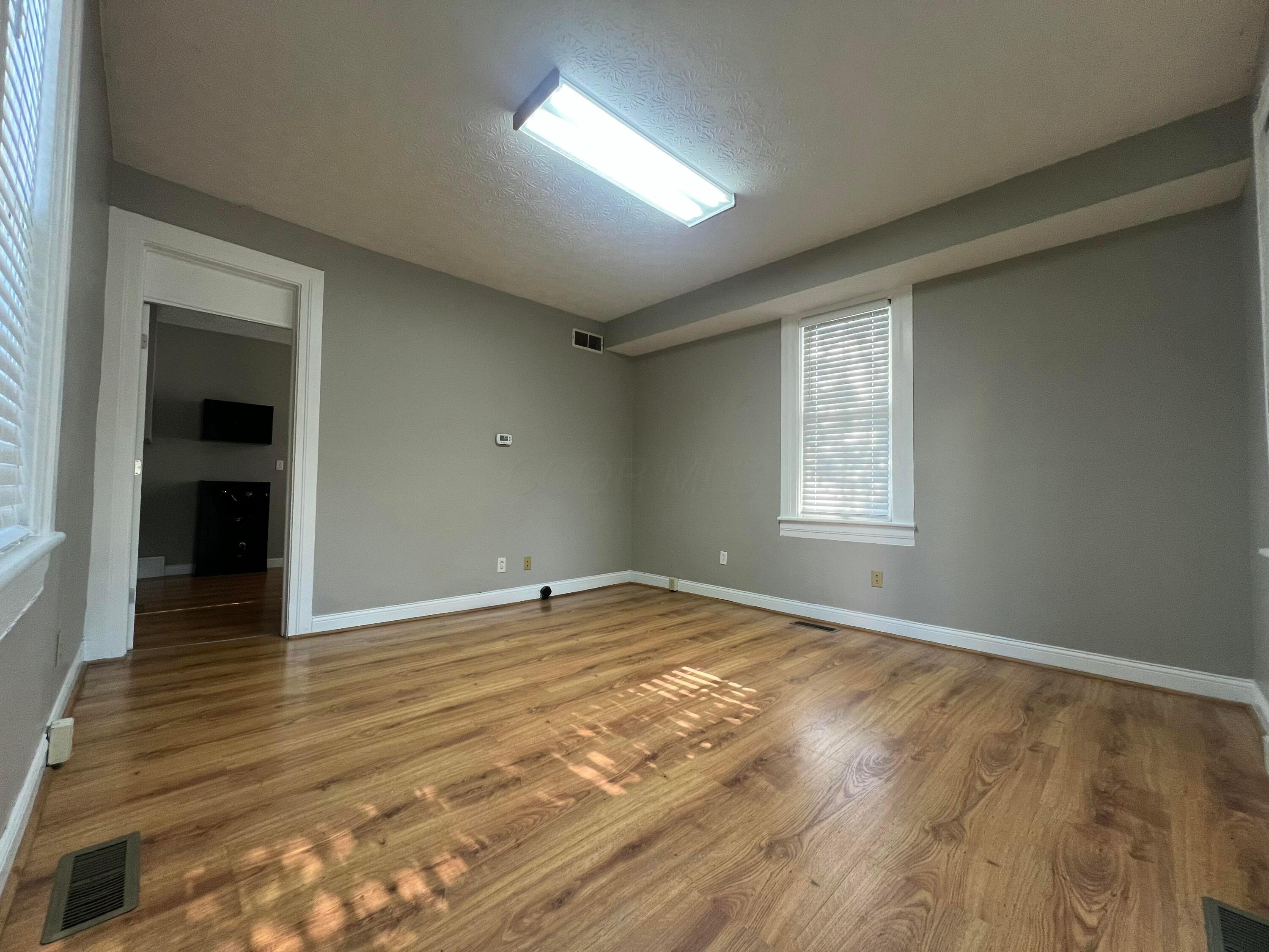 52 E Columbus Street, Pickerington, Ohio image 2