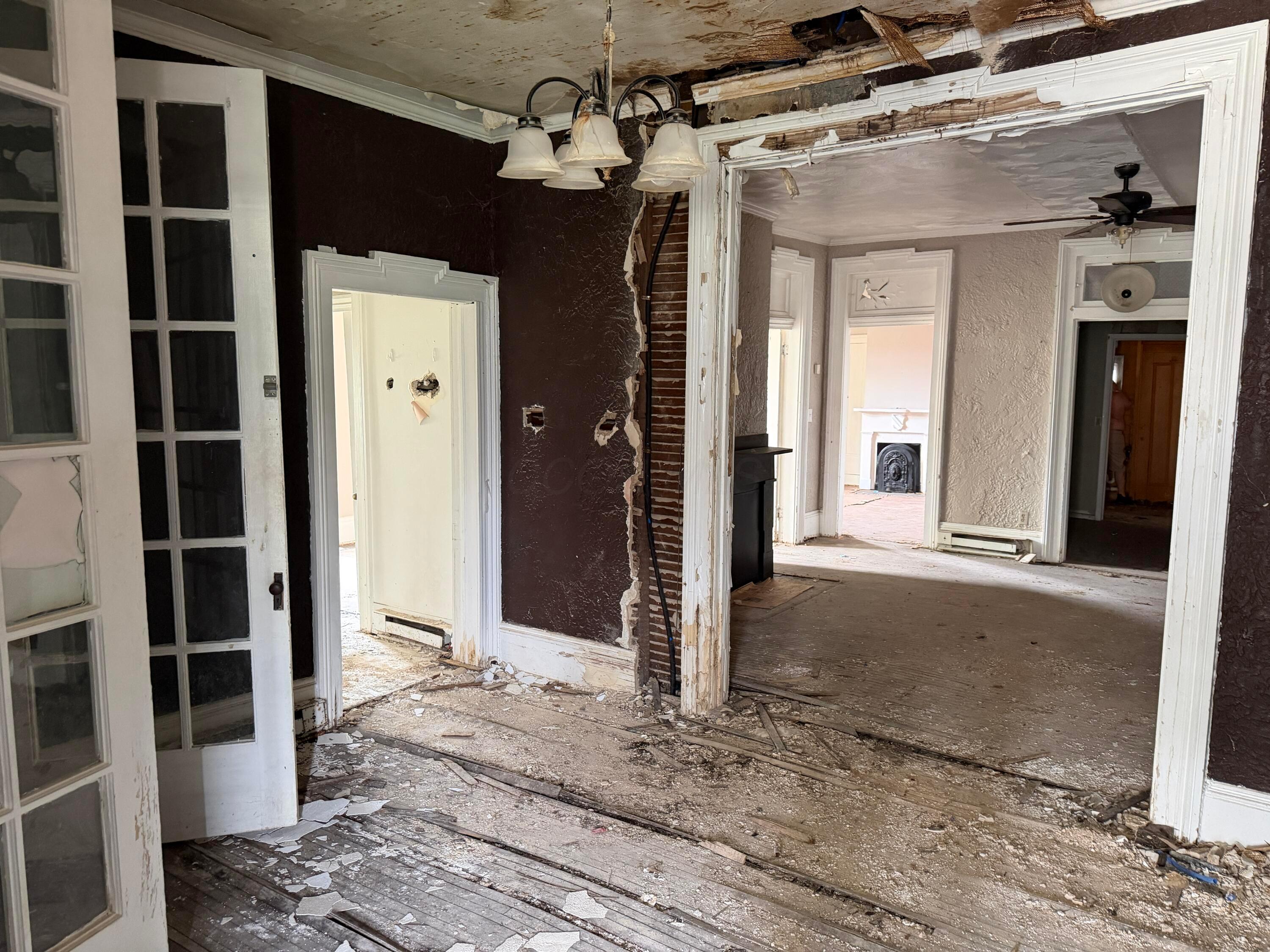 143 W Mulberry Street