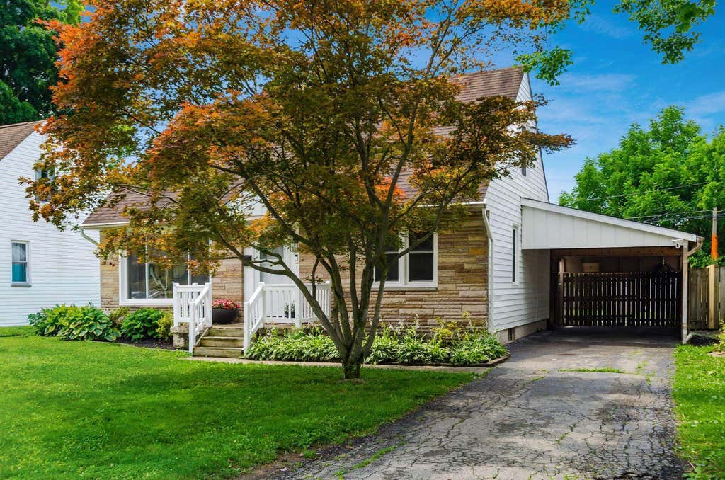 Photo of 1089 E Dunedin Road, Columbus, OH 43224 (MLS # 226023066)