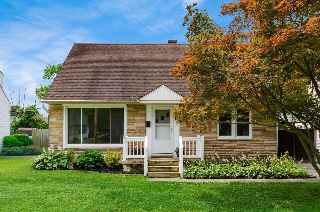Photo of 1089 E Dunedin Road, Columbus, OH 43224 (MLS # 226023066)