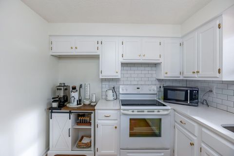 Tiny photo for 5803 Sundrops Avenue, Galloway, OH 43119 (MLS # 225044267)