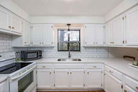 Tiny photo for 5803 Sundrops Avenue, Galloway, OH 43119 (MLS # 225044267)