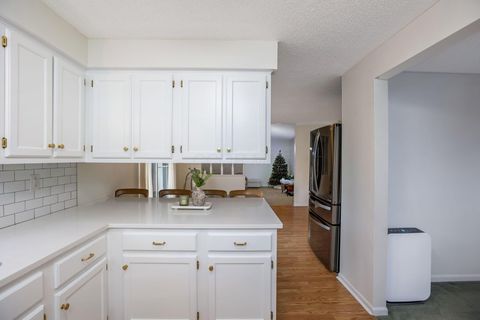 Tiny photo for 5803 Sundrops Avenue, Galloway, OH 43119 (MLS # 225044267)