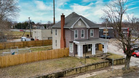 Photo of 42 Union Street, Newark, OH 43055 (MLS # 226005003)
