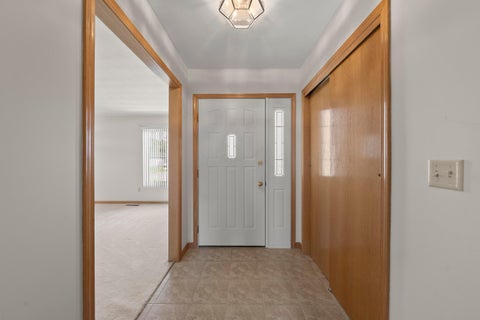 Tiny photo for 1545 Ojibwas Court, Grove City, OH 43123 (MLS # 226039575)