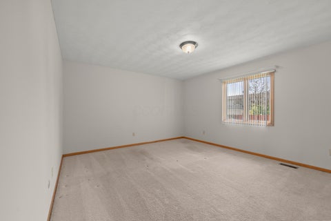 Tiny photo for 1545 Ojibwas Court, Grove City, OH 43123 (MLS # 226039575)