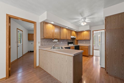Tiny photo for 1545 Ojibwas Court, Grove City, OH 43123 (MLS # 226039575)