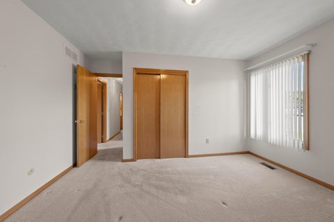 Tiny photo for 1545 Ojibwas Court, Grove City, OH 43123 (MLS # 226039575)