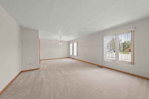 Tiny photo for 1545 Ojibwas Court, Grove City, OH 43123 (MLS # 226039575)