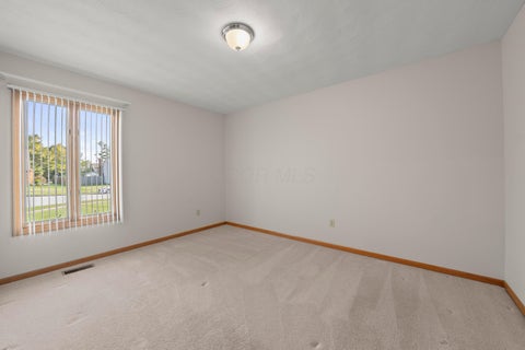 Tiny photo for 1545 Ojibwas Court, Grove City, OH 43123 (MLS # 226039575)