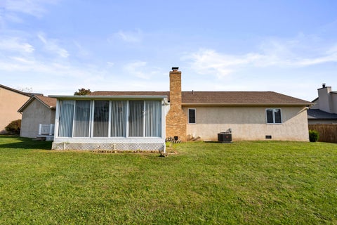 Tiny photo for 1545 Ojibwas Court, Grove City, OH 43123 (MLS # 226039575)