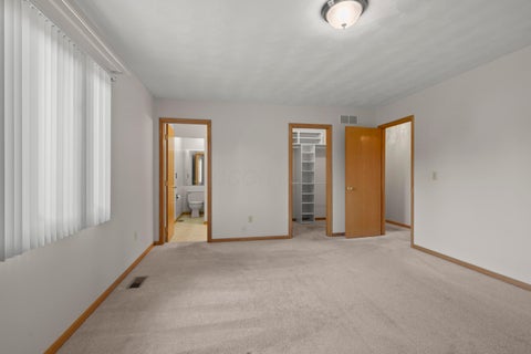 Tiny photo for 1545 Ojibwas Court, Grove City, OH 43123 (MLS # 226039575)