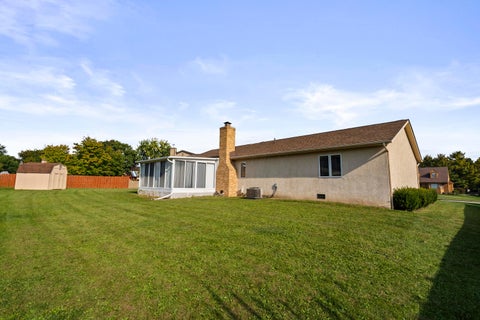 Tiny photo for 1545 Ojibwas Court, Grove City, OH 43123 (MLS # 226039575)