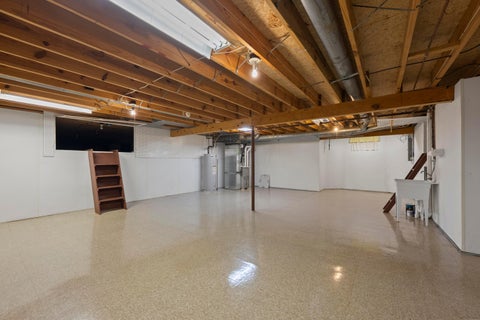 Tiny photo for 1545 Ojibwas Court, Grove City, OH 43123 (MLS # 226039575)