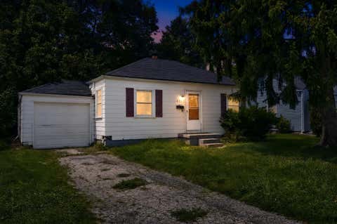 Photo of 221 N Kellner Road, Columbus, OH 43209 (MLS # 226027932)