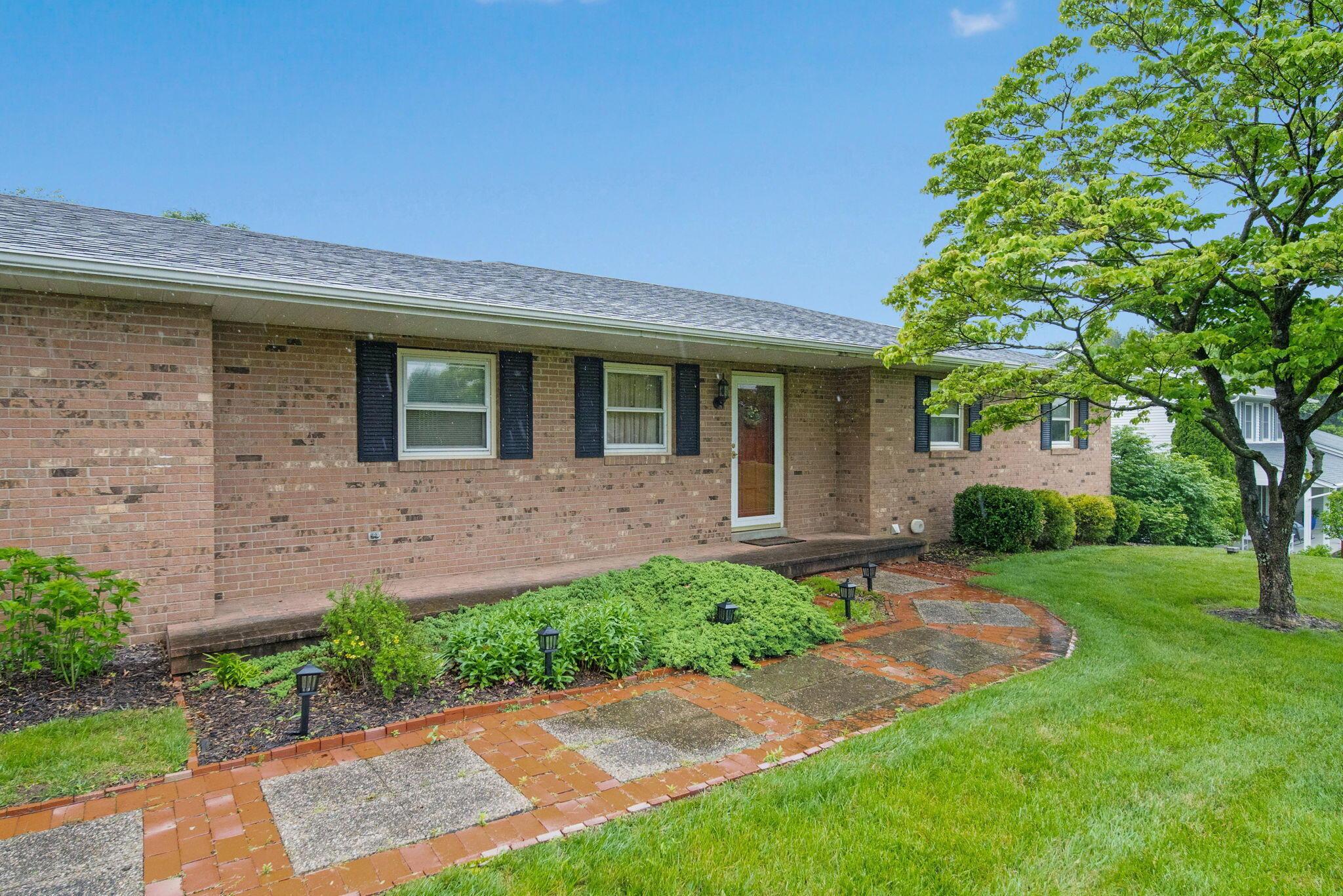2580 Applewood Lane, Lancaster, Ohio image 6