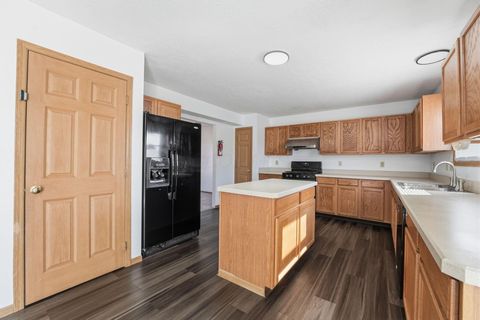 Tiny photo for 52 Gala Avenue, Pataskala, OH 43062 (MLS # 226005549)