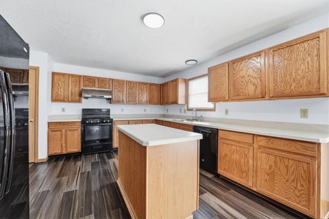 Tiny photo for 52 Gala Avenue, Pataskala, OH 43062 (MLS # 226005549)