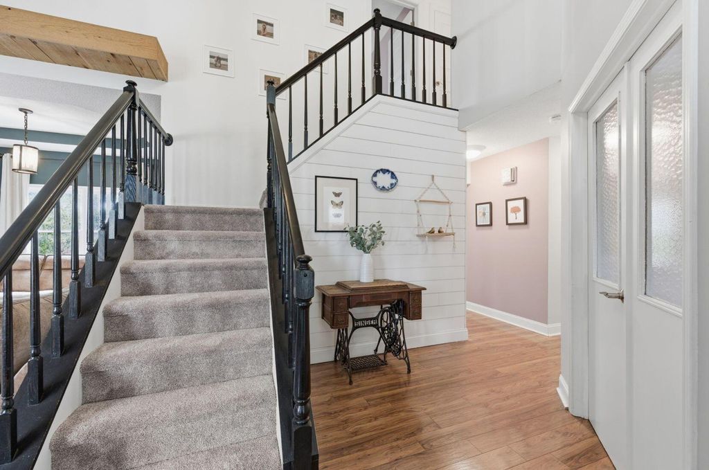 Photo of 131 Trail Edge Circle, Powell, OH 43065 (MLS # 225043426)