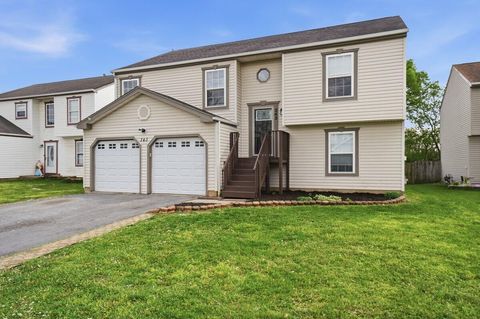 Photo of 343 Oak Village Drive, Columbus, OH 43207 (MLS # 226012498)