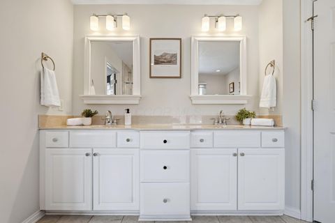 Tiny photo for 8552 Misty Woods Circle, Powell, OH 43065 (MLS # 225044990)