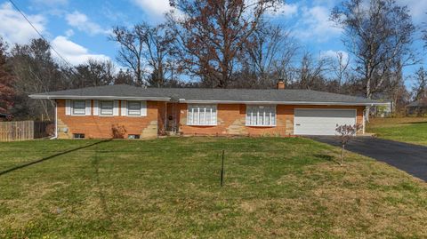 Photo of 307 Kimberly Drive, Mount Vernon, OH 43050 (MLS # 225043969)