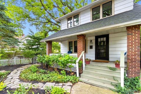 Photo of 2804 Indianola Avenue, Columbus, OH 43202 (MLS # 226009072)