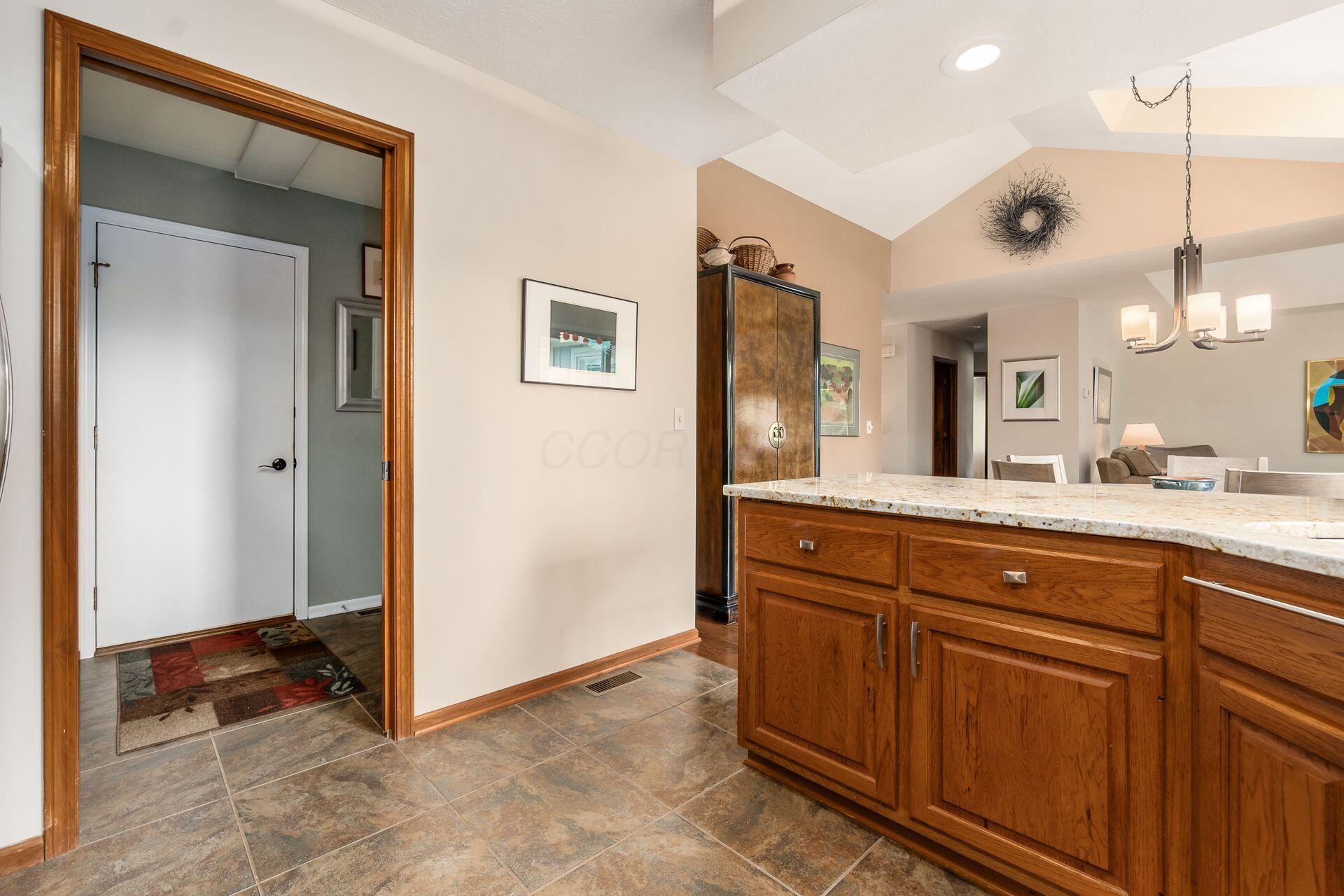 4325 Weybridge Court, Powell, Ohio image 38