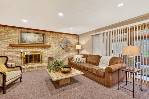 Tiny photo for 893 Maebelle Way, Westerville, OH 43081 (MLS # 225044036)