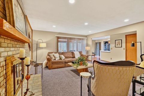 Tiny photo for 893 Maebelle Way, Westerville, OH 43081 (MLS # 225044036)