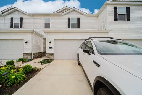 Photo of 1471 Koppel Way, Columbus, OH 43228 (MLS # 226021971)