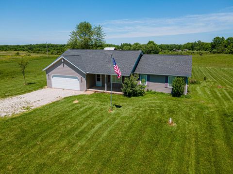 Photo of 5683 County Road 59, Mount Gilead, OH 43338 (MLS # 226019616)